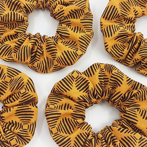 honey | scrunchie